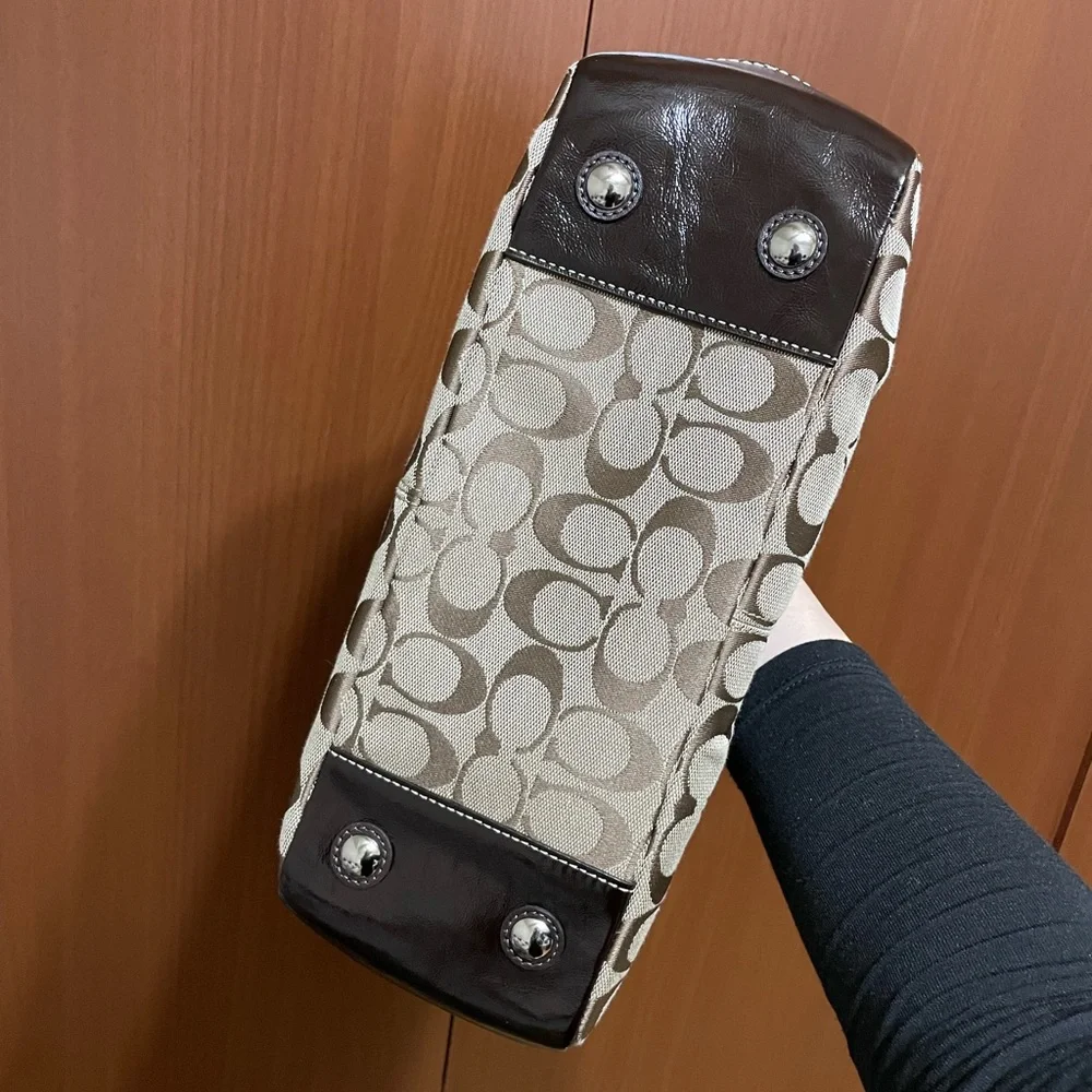 Coach Pleated Signature East/West Gallery Tote (excellent condition) - Picture 4 of 5